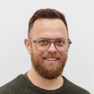 Andi  Weis